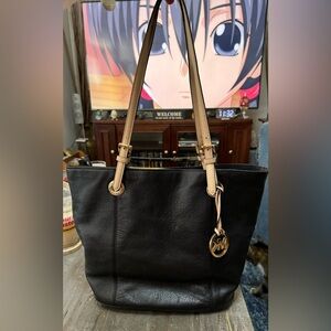 Michael Kors Jet Set Women's Tote Black Pebble Grain Leather Purse